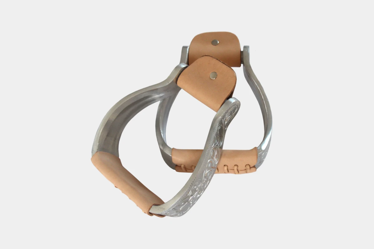 Aluminium Steigbuegel, graviert und gebogen, stirrups, engraved, curved Aluminium Steigbuegel, graviert und gebogen, stirrups, engraved, curved