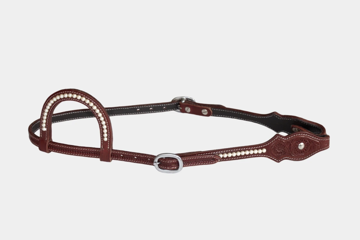 Cattlemans, GVR - Einohr scalloped Swarovski pearls flower tooling, Show, Westerntrense, Quarter Horse, one ear, Perlen, dark chestnut Cattlemans, GVR - Einohr scalloped Swarovski pearls flower tooling, Show, Westerntrense, Quarter Horse, one ear, Perlen, dark chestnut
