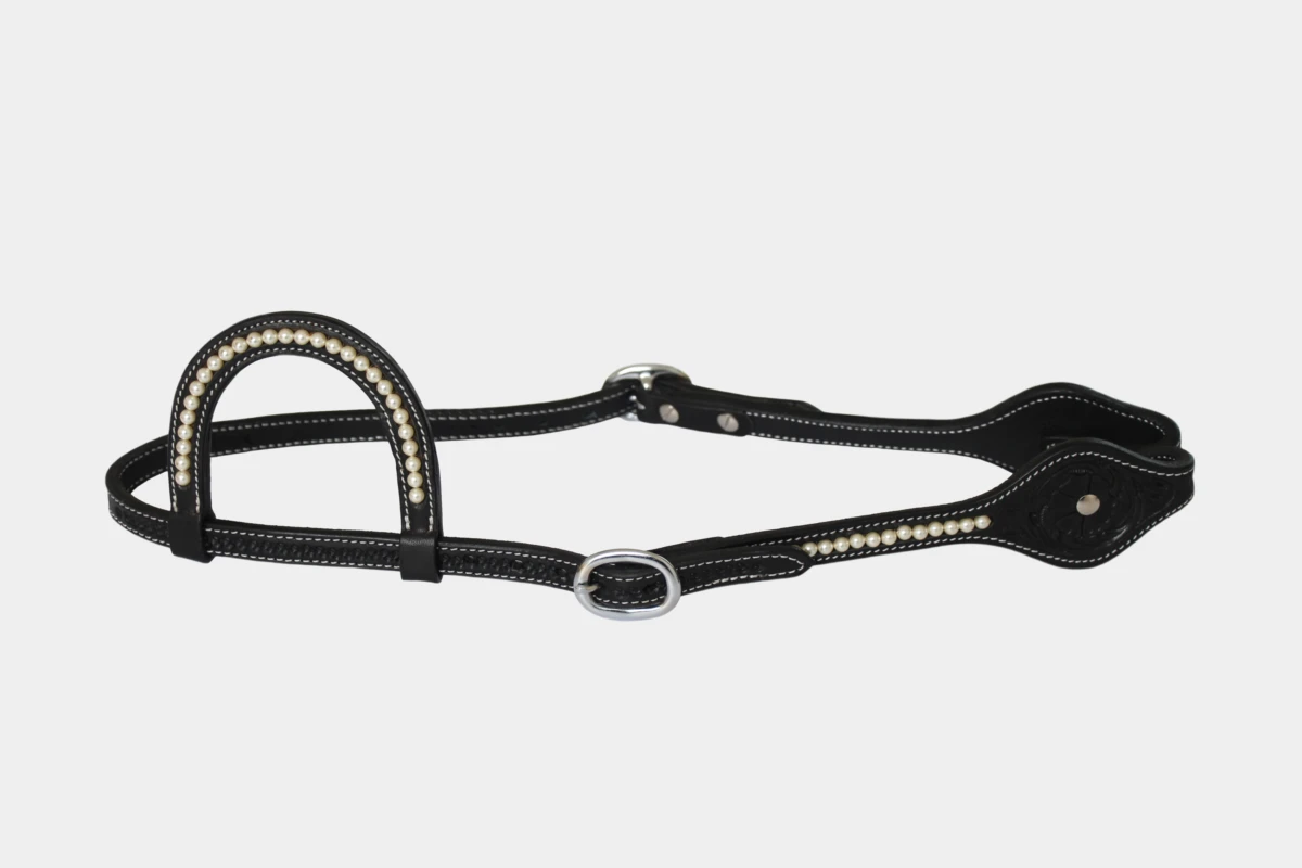 Cattlemans, GVR - Einohr oval flower tooling Swarovski pearls, Show, Westerntrense, Quarter Horse, one ear, Perlen, black Cattlemans, GVR - Einohr oval flower tooling Swarovski pearls, Show, Westerntrense, Quarter Horse, one ear, Perlen, black