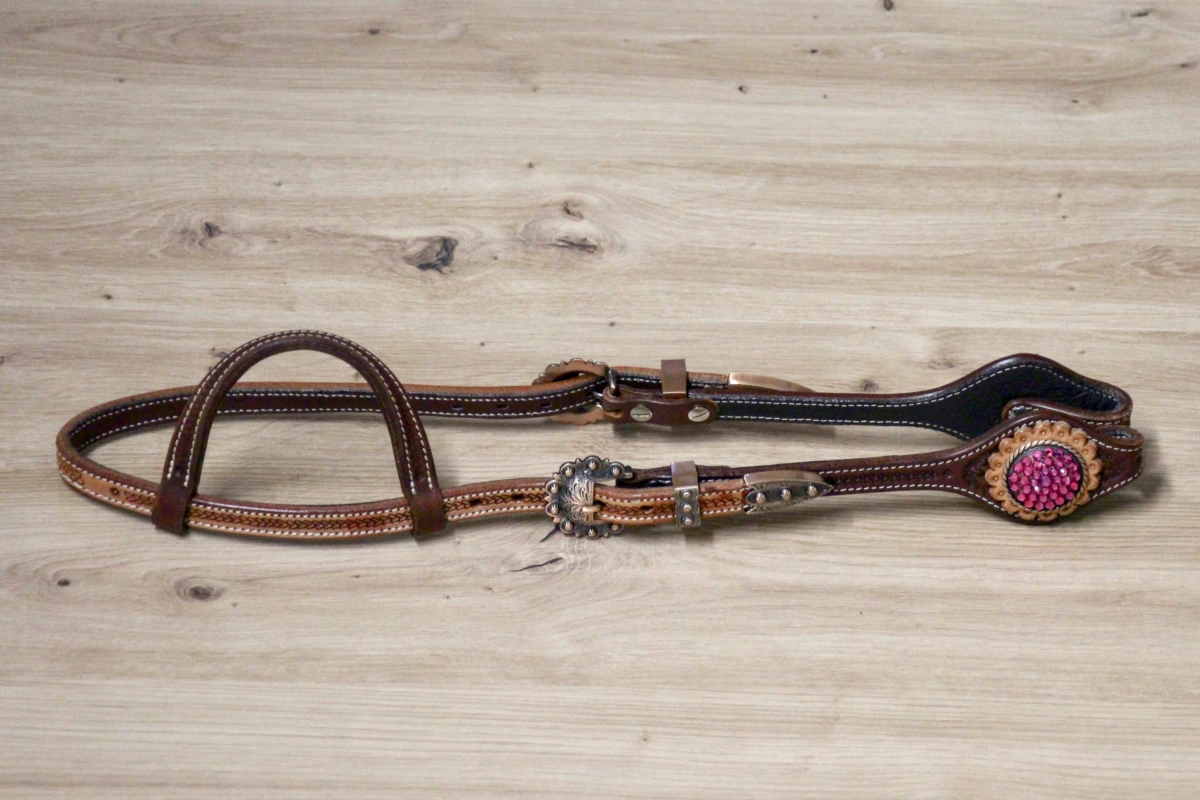 Cattlemans, GVR - Unique Show Einohr chestnut-dark chestnut oval and Buckle Sets round copper, Westerntrense, Quarter Horse, one ear Cattlemans, GVR - Unique Show Einohr chestnut-dark chestnut oval and Buckle Sets round copper, Westerntrense, Quarter Horse, one ear