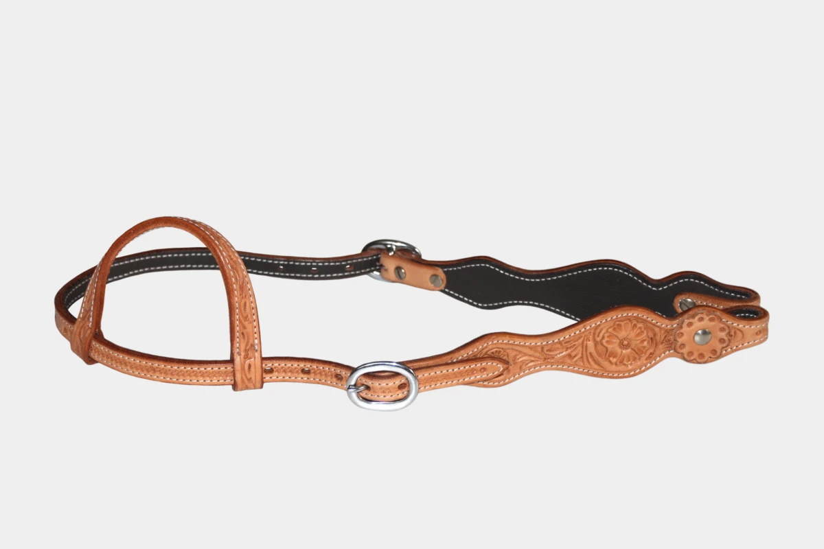 Cattlemans, GVR - Einohr curved flower tooling with leather concho, Westerntrense, Quarter Horse, one ear, russet Cattlemans, GVR - Einohr curved flower tooling with leather concho, Westerntrense, Quarter Horse, one ear, russet