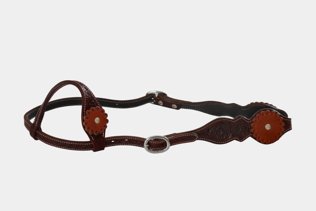 Cattlemans, GVR - Einohr double big scalloped flower tooling, contrasting leather Conchos, Westerntrense, Quarter Horse, one ear, dark chestnut Cattlemans, GVR - Einohr double big scalloped flower tooling, contrasting leather Conchos, Westerntrense, Quarter Horse, one ear, dark chestnut