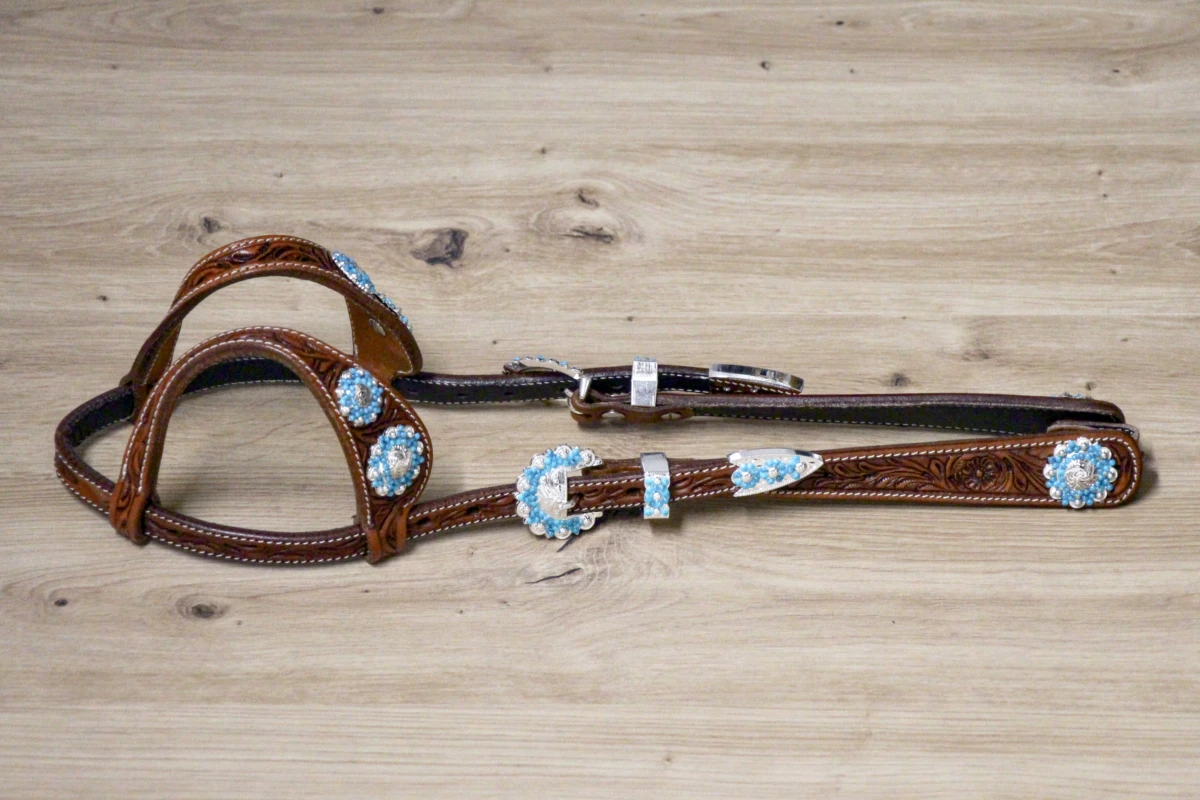 Cattlemans, GVR - Unique Show Zweiohr antique chestnut small round teardrop and Buckle Sets Crystal round turquoise, Westerntrense, Quarter Horse, two ear Cattlemans, GVR - Unique Show Zweiohr antique chestnut small round teardrop and Buckle Sets Crystal round turquoise, Westerntrense, Quarter Horse, two ear