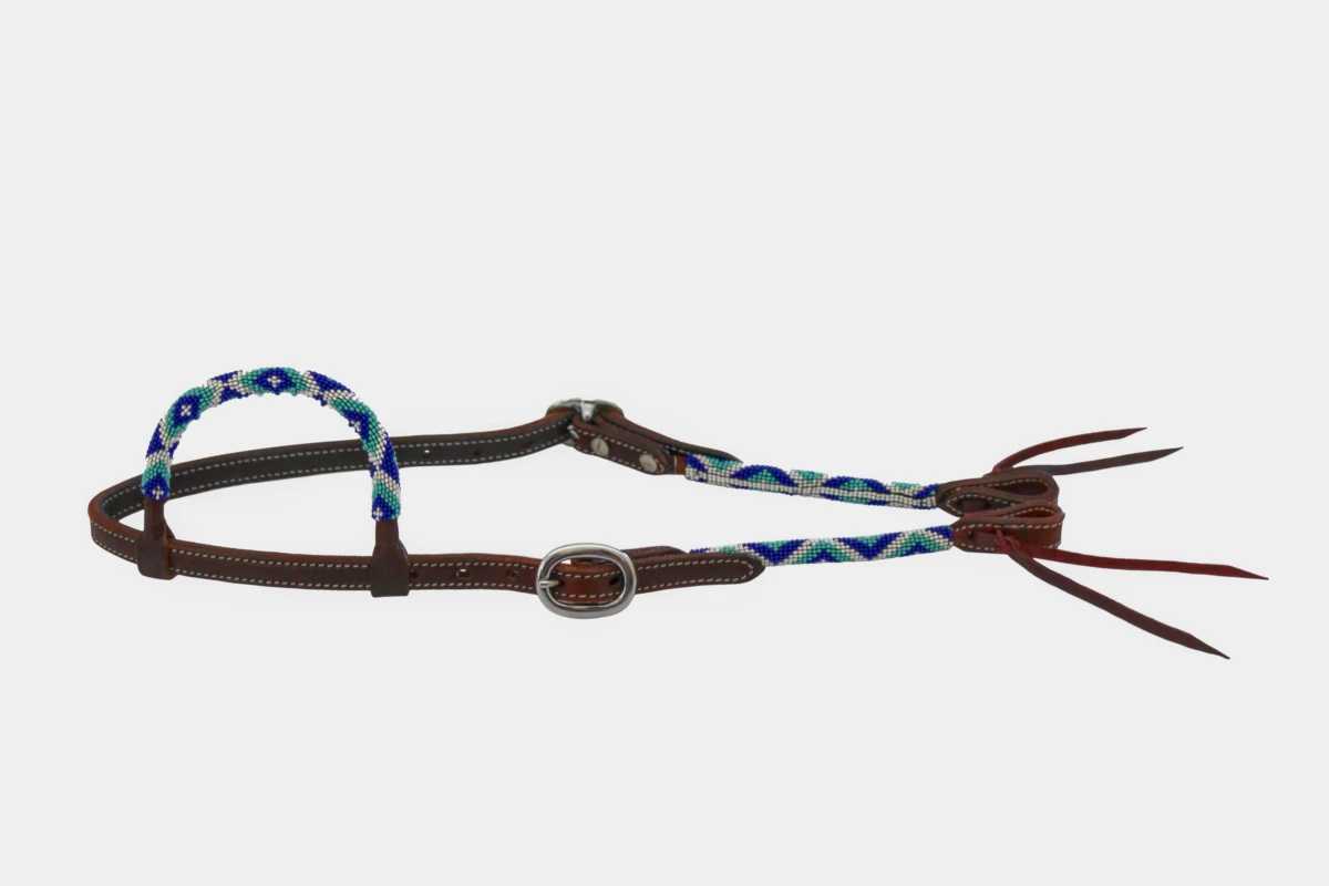Cattlemans, GVR - Einohr with blue and white beads, Karo design, diamond, one ear, perlen, blau, weiß, dark chestnut Cattlemans, GVR - Einohr with blue and white beads, Karo design, diamond, one ear, perlen, blau, weiß, dark chestnut