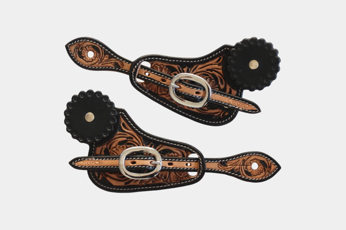 Cattlemans, GVR - Sporenriemen round two tone flower tooling with leather concho, ladies, lederconcho, Leder, leather, schwarz, antique russet Cattlemans, GVR - Sporenriemen round two tone flower tooling with leather concho, ladies, lederconcho, Leder, leather, schwarz, antique russet