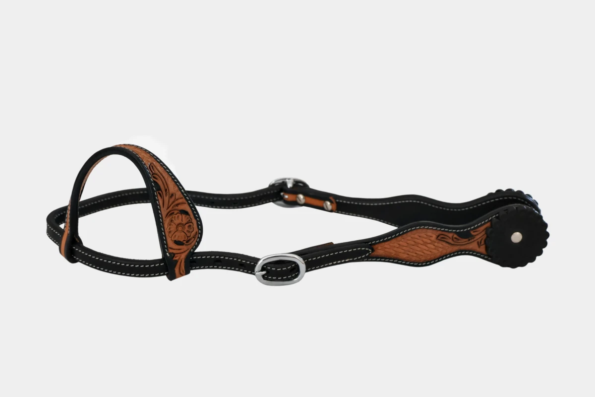 Cattlemans, GVR - Einohr double round curved two tone combo tooling with leather concho, Show, Westerntrense, Quarter Horse, one ear, black, antique russet Cattlemans, GVR - Einohr double round curved two tone combo tooling with leather concho, Show, Westerntrense, Quarter Horse, one ear, black, antique russet