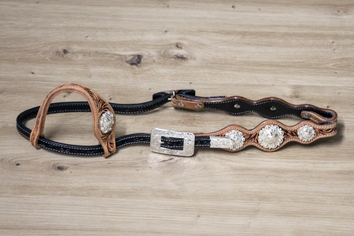 Cattlemans, GVR - Unique Show Zweiohr antique russet-black triple round and Buckle Sets silver square, Westerntrense, Quarter Horse, two ear Cattlemans, GVR - Unique Show Zweiohr antique russet-black triple round and Buckle Sets silver square, Westerntrense, Quarter Horse, two ear