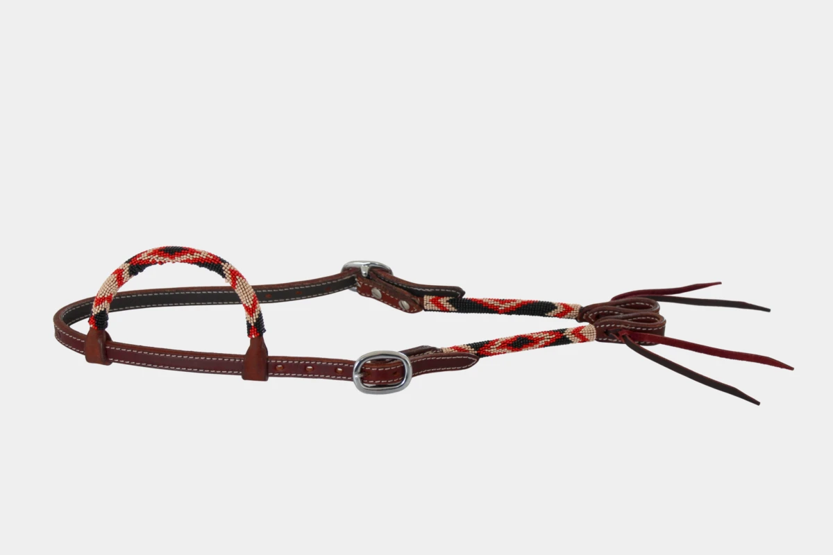 Cattlemans, GVR - Einohr with black, beige and red beads, Karo Design, diamond, one ear, perlen, rot, tan, schwarz, dark chestnut Cattlemans, GVR - Einohr with black, beige and red beads, Karo Design, diamond, one ear, perlen, rot, tan, schwarz, dark chestnut