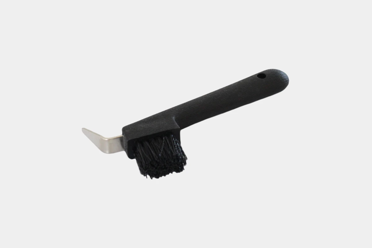 Hufkratzburste - schwarz, huf-pick, hoof brush, Hufbuerste, Hufauskratzer, scraper, plastic, Kunststoff, stainless steel, Edelstahl, black