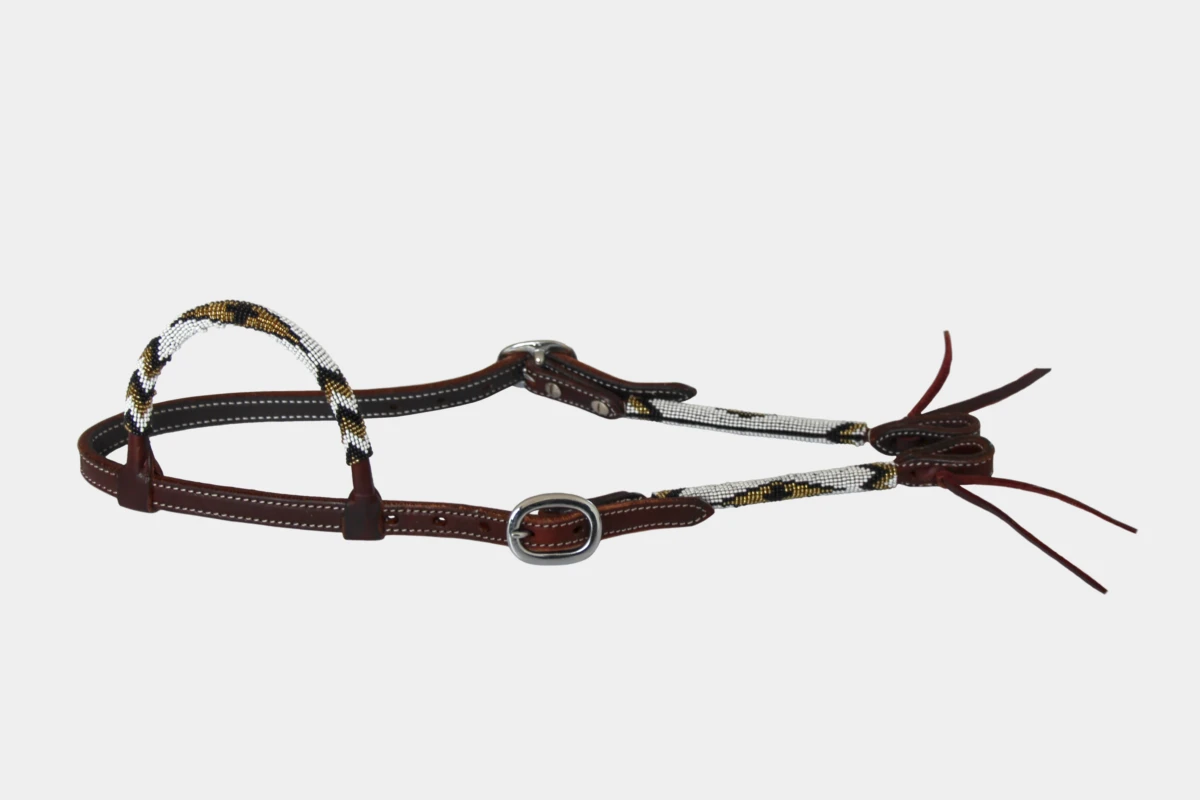 Cattlemans, GVR - Einohr with gold, white and black beads, Karo Design, diamond, one ear, perlen, schwarz, weiß, dark chestnut Cattlemans, GVR - Einohr with gold, white and black beads, Karo Design, diamond, one ear, perlen, schwarz, weiß, dark chestnut